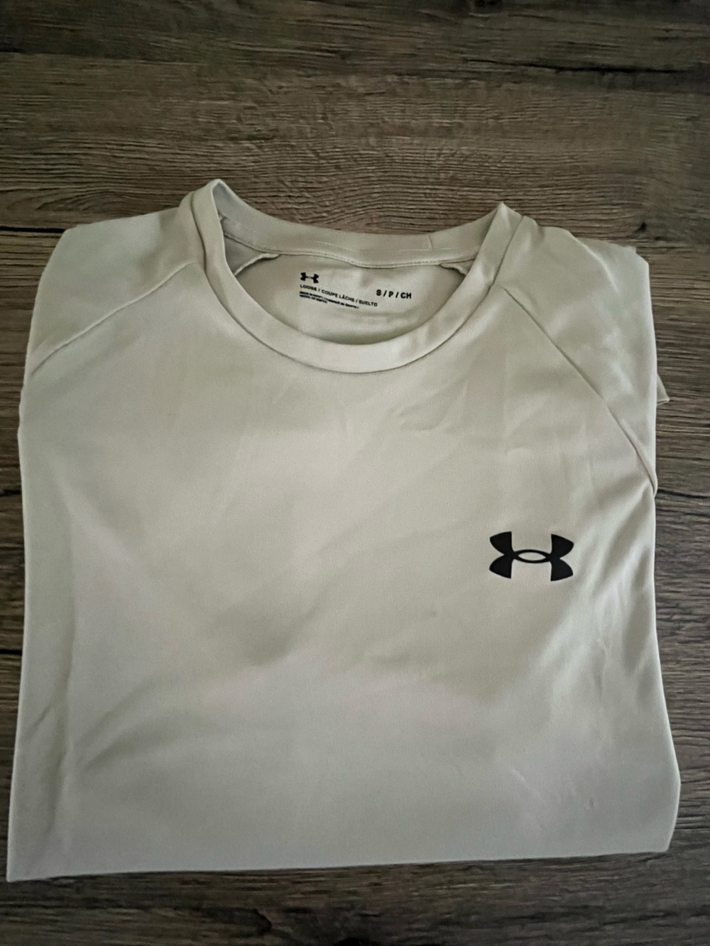 NWOT Mens Under Armour Moisture Wicking T-shirt Size Small